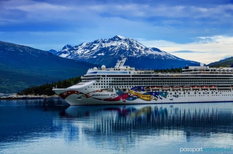 20 Must-Have Items to Pack for an Alaskan Cruise